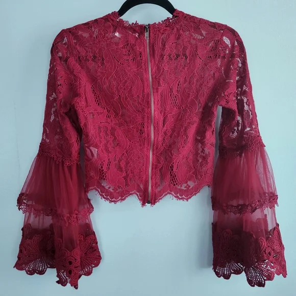 SEEK The Label red lace bell sleeves crop top - Picture 4 of 5